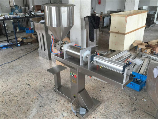 Pusautomātiska vienas galvas medus pildīšanas iekārta