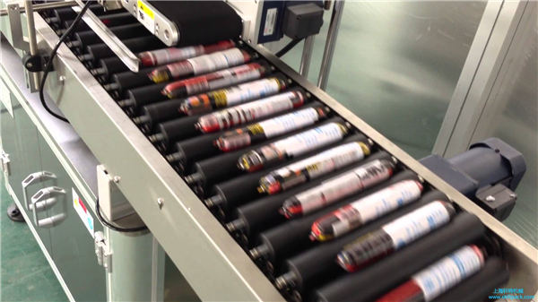 Automātiska desu marķēšanas mašīna ar padevēju