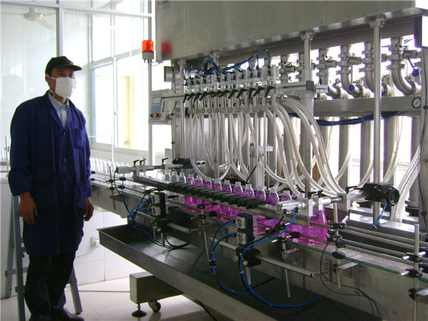 pudeļu šķidruma iepildīšanas mašīna